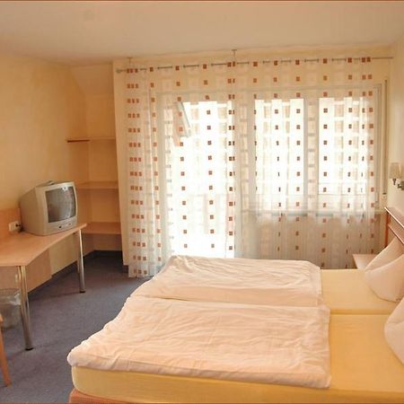 Hotel Gasthaus Gruner Baum Werbach Exteriér fotografie