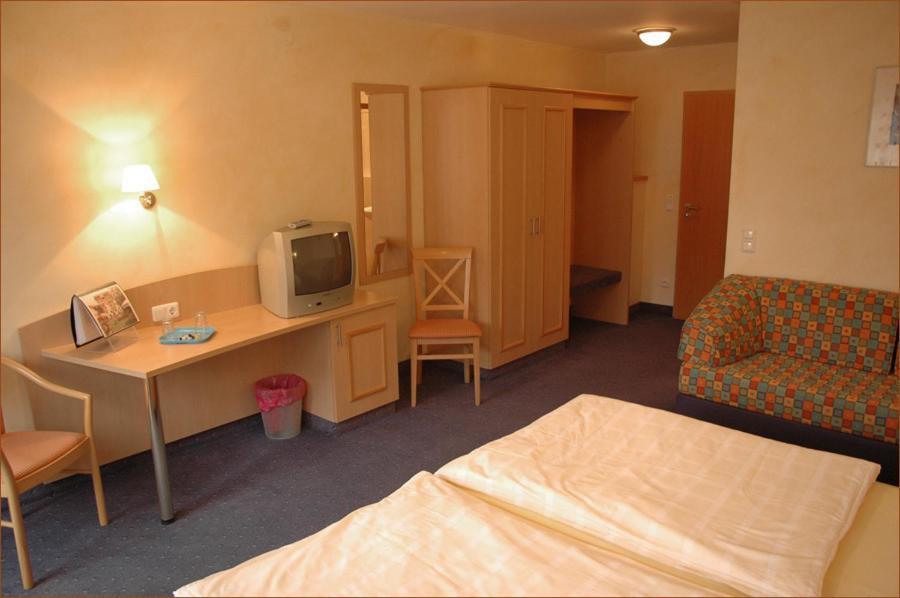 Hotel Gasthaus Gruner Baum Werbach Pokoj fotografie